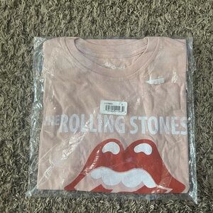 Women’s Size Small Short Sleeve Rolling Stones Graphic T-shirt 1975-US Tour Pink